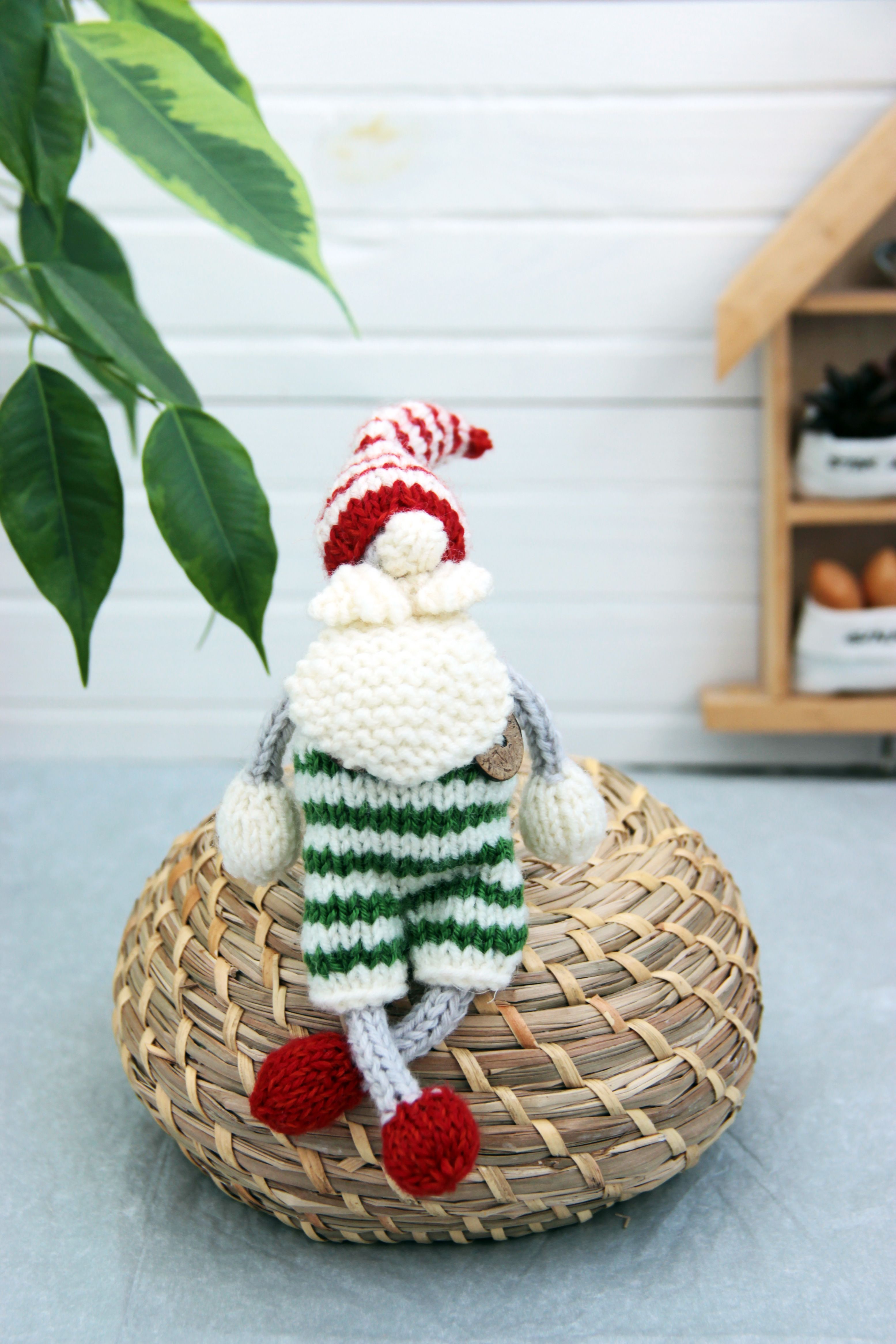 Christmas Gnome Knitting Pattern: Scandinavian Nisse Tomte Toy