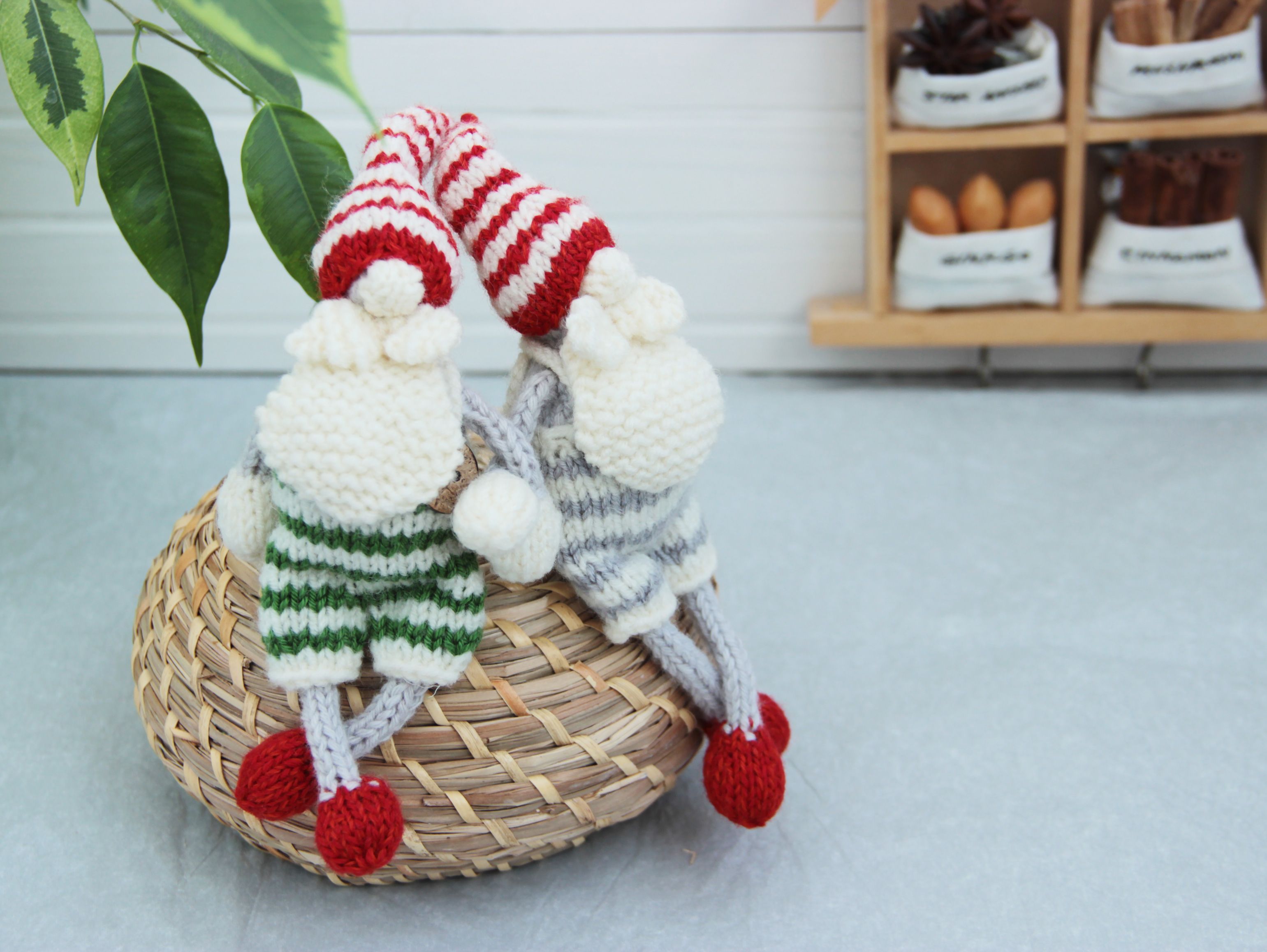 Christmas Gnome Knitting Pattern: Scandinavian Nisse Tomte Toy
