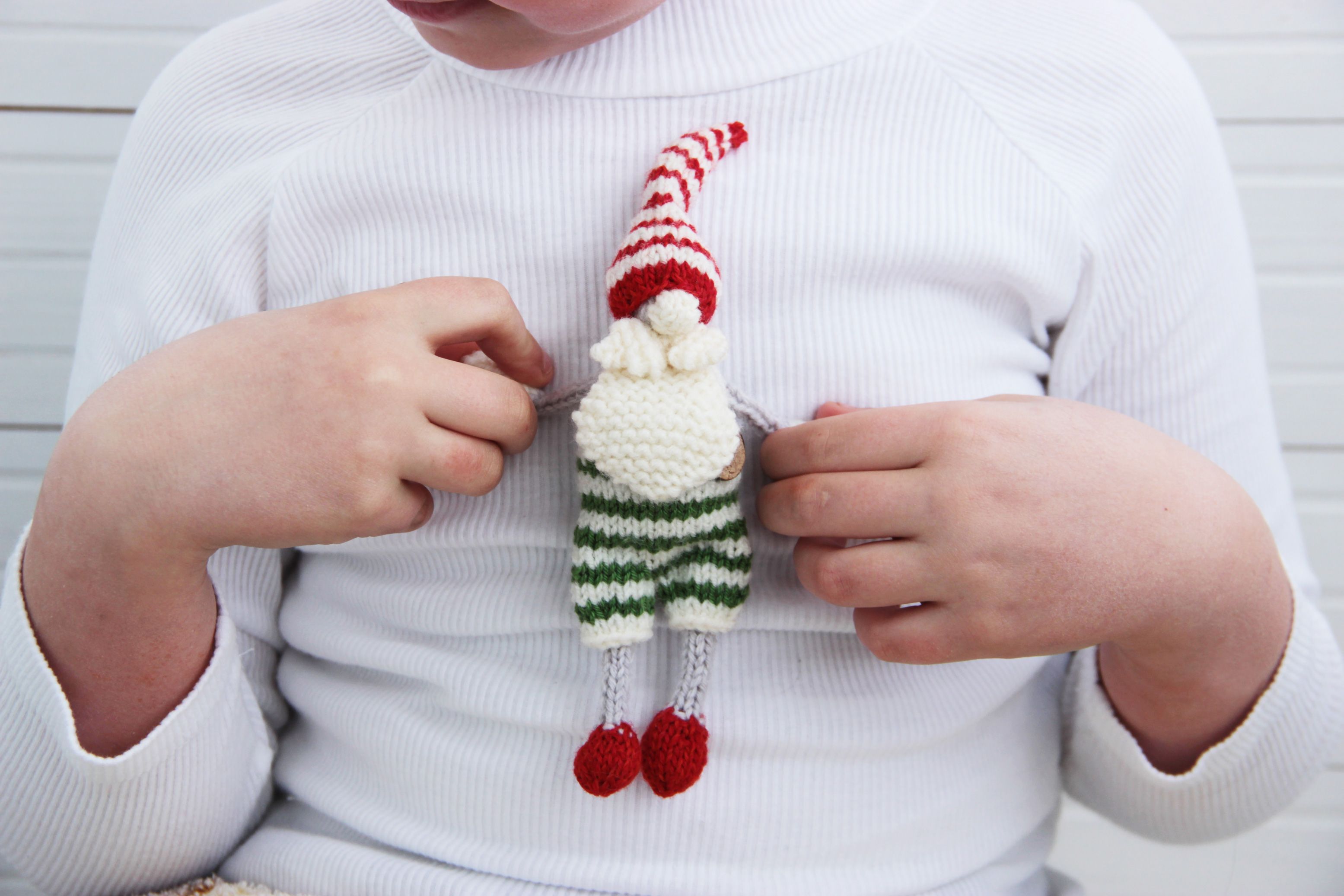 Christmas Gnome Knitting Pattern: Scandinavian Nisse Tomte Toy