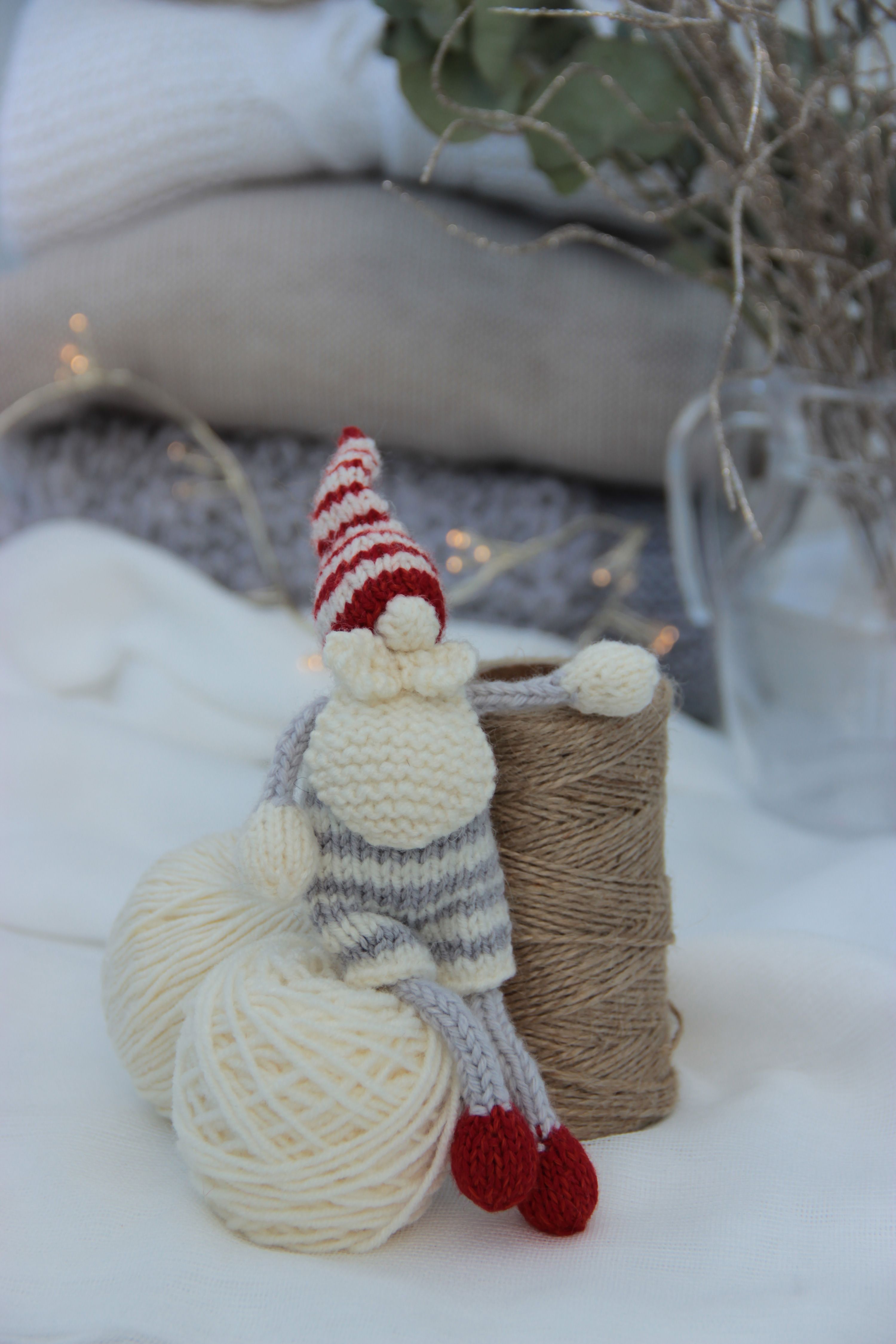 Christmas Gnome Knitting Pattern: Scandinavian Nisse Tomte Toy